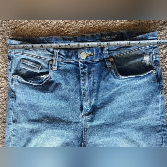 Blank NYC Distressed Ripped Ankle Jeans Size 31 - Picture 5 of 8